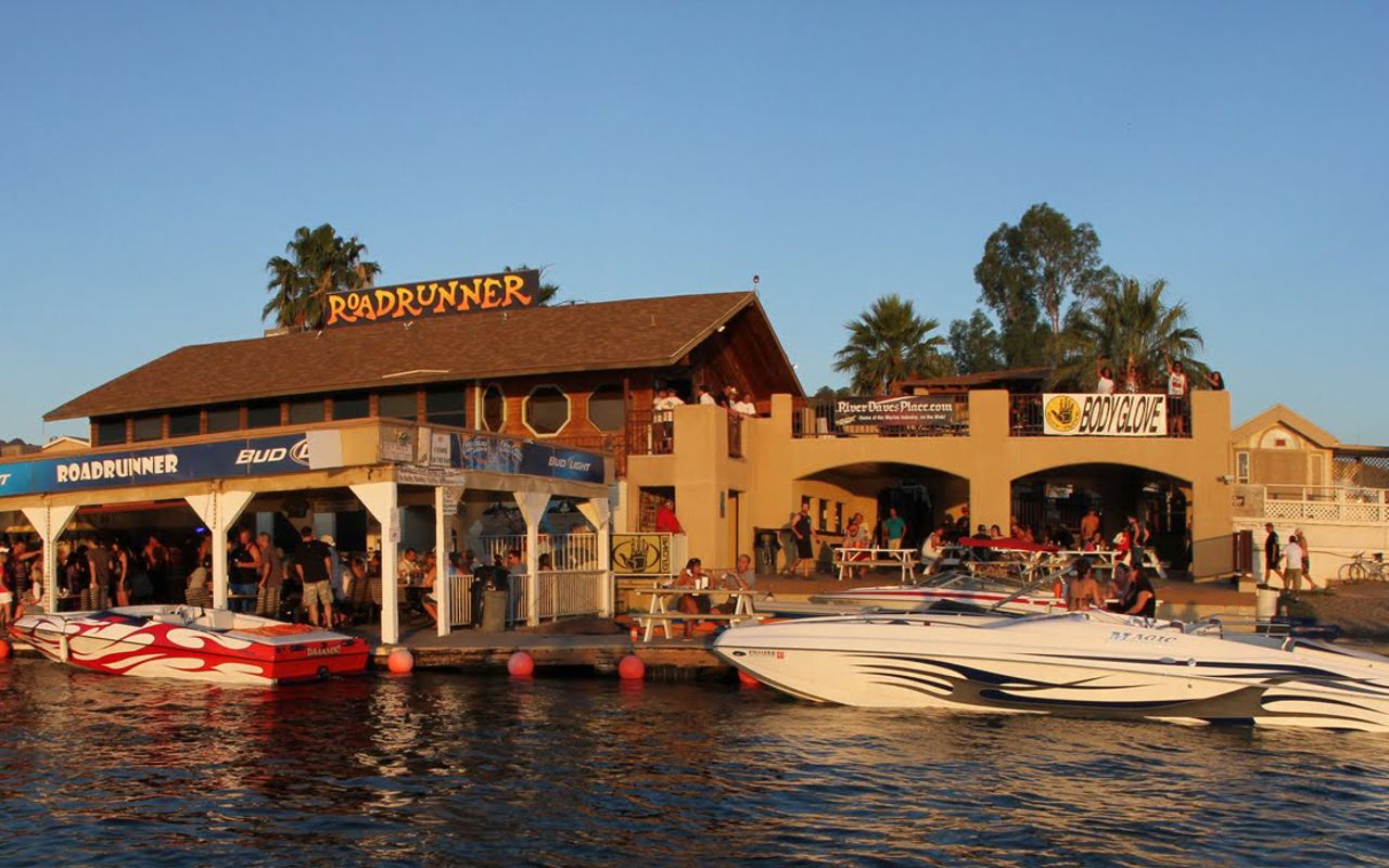 Roadrunner Floating Dock Bar