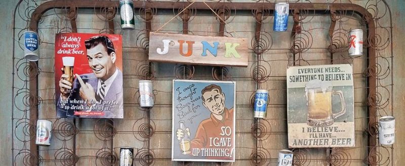 Junkyard Sports Bar & Grill