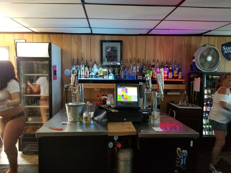 PJ's Bar.  Beer Pool & Cocktails 
