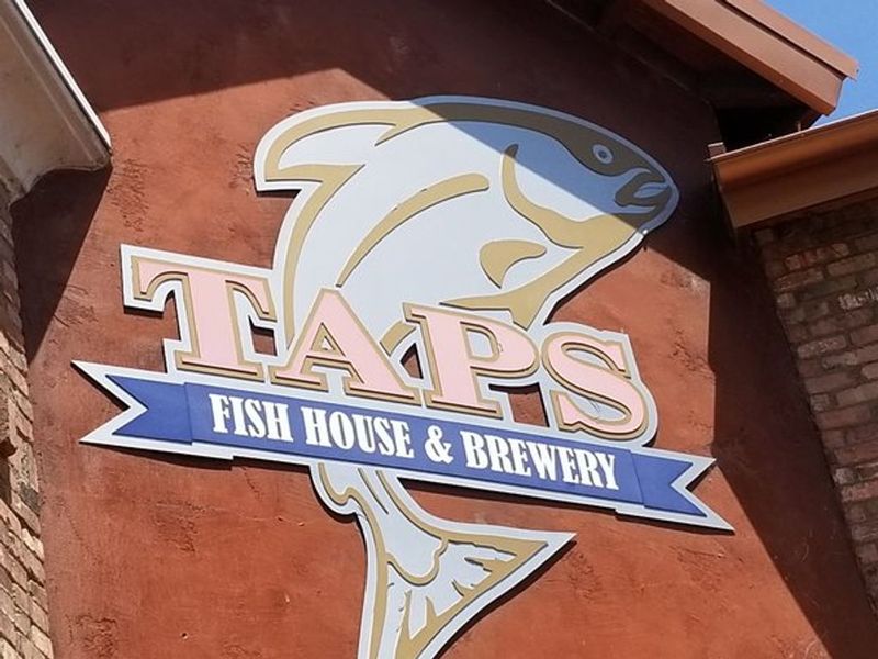 Tap's Brewing Fish House & Brewery 